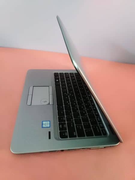 Hp Elitebook 820 G3 i5 6th generation Touch screen 2