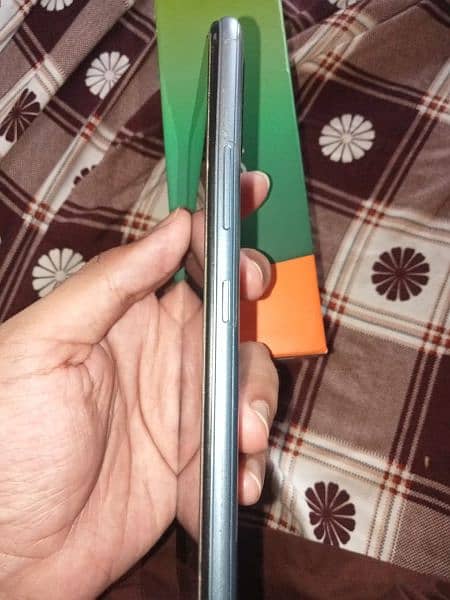 Infinix Hot 10 || 4/64 G70 With Box Charger || Mobile Phone 1