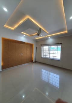 10 Marlas Double Storey House Near Kashmir Highway And Market G-13