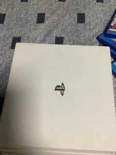 Ps4 pro 1tb full fresh condition with games and box not repaired 10/10