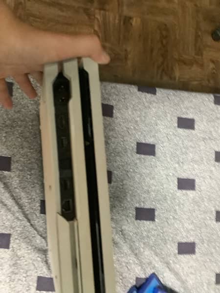 Ps4 pro 1tb full fresh condition with games and box not repaired 10/10 1