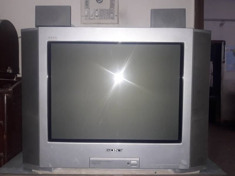 Sony Wega TV with 5 Speakers system 0