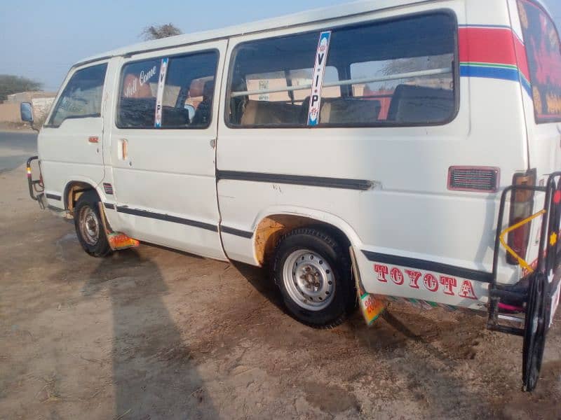 Toyota Hiace 2