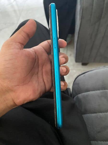 Realme 5i 4