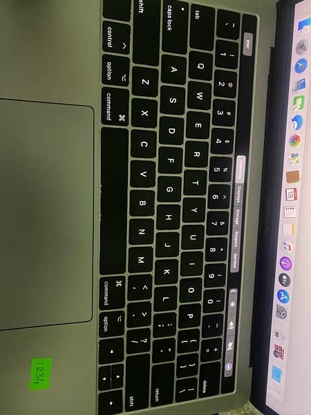 MacBook Pro 2017 13 Inch 3