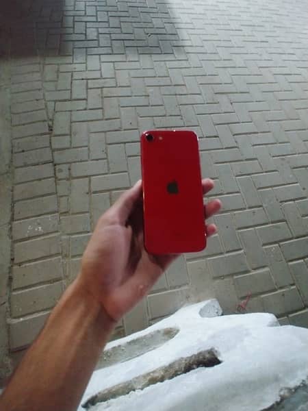 IPhone SE 20.20 Red color 2