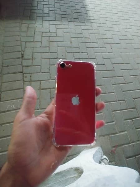 IPhone SE 20.20 Red color 7