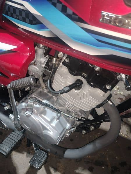 Honda 125 new condition numbr lga hai 320 chala all new hai 13