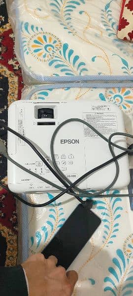 Epson EB-X06 1