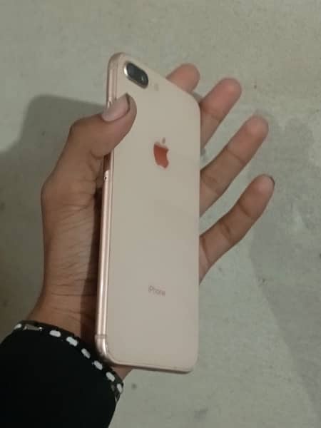 iPhone 8 Plus 2