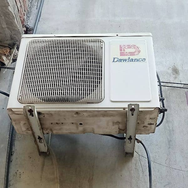 Dawlance 1.5 ton neat & clean condition 1