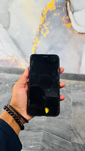 Iphone 11 pro max with box 1