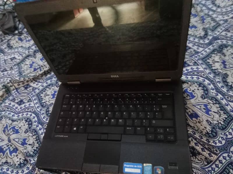 Laptop for sell only serious Byer contact 6