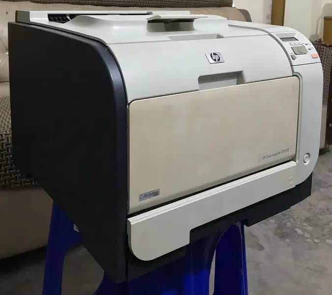 HP Color Laser Jet CP2025 7