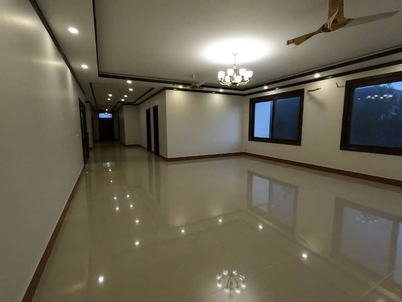 An Exquisite Opportunity To Own Luxurious BrandNew 1000 Sqyd Bungalow On Prime Location of Dha Ph 8 | 6 Beds Designed Meticulous Attention To Detail | Gym Theatre In Basement 18