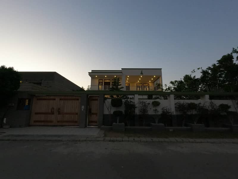 An Exquisite Opportunity To Own Luxurious BrandNew 1000 Sqyd Bungalow On Prime Location of Dha Ph 8 | 6 Beds Designed Meticulous Attention To Detail | Gym Theatre In Basement 30