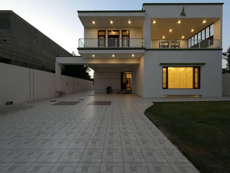 An Exquisite Opportunity To Own Luxurious BrandNew 1000 Sqyd Bungalow On Prime Location of Dha Ph 8 | 6 Beds Designed Meticulous Attention To Detail | Gym Theatre In Basement 32