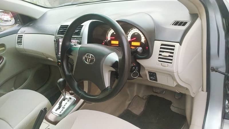 Toyota Corolla Altis 2011 5