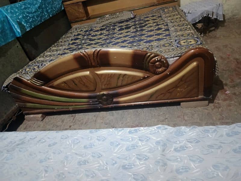 Dboul bed kind size wooden with matres 3