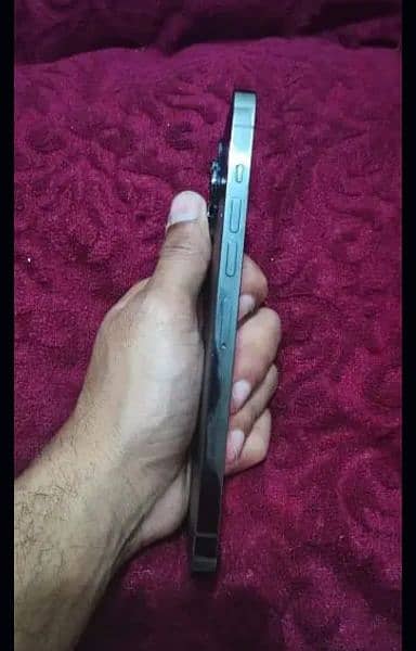 phone 13 Pro Max JV 128Gb 10/10 condition 
94% Battery 2