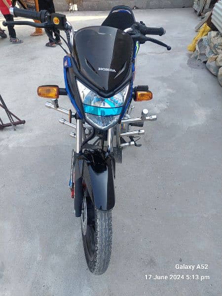 Honda cb 125f 2023 blue colour Islamabad number ten by ten life time 6