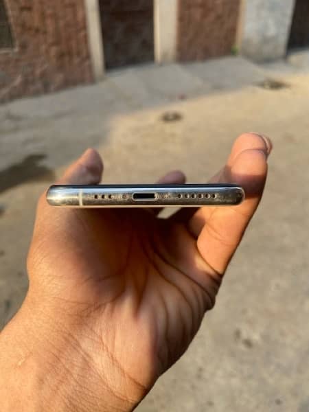 Iphone xs factory unlock mint condition 3