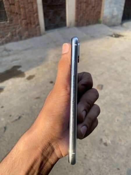 Iphone xs factory unlock mint condition 4