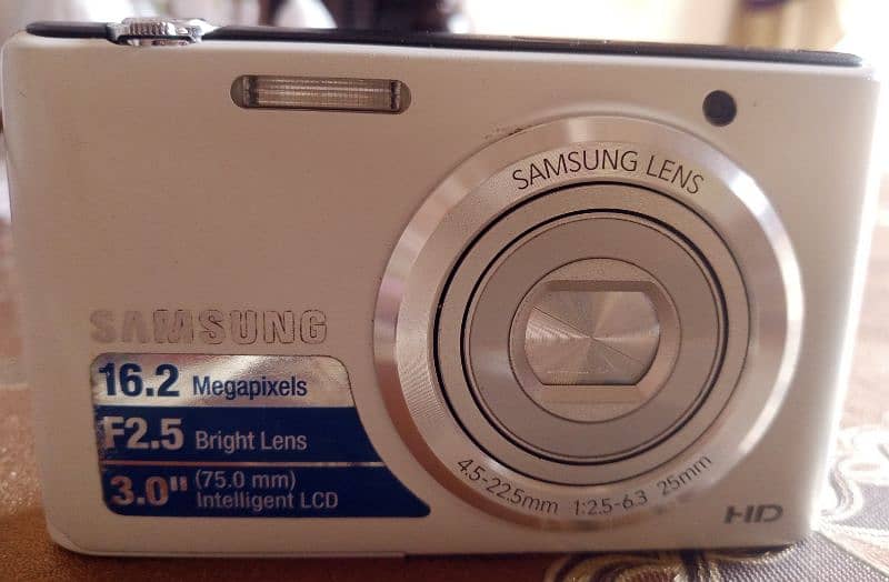 Samsung Still Camera 1