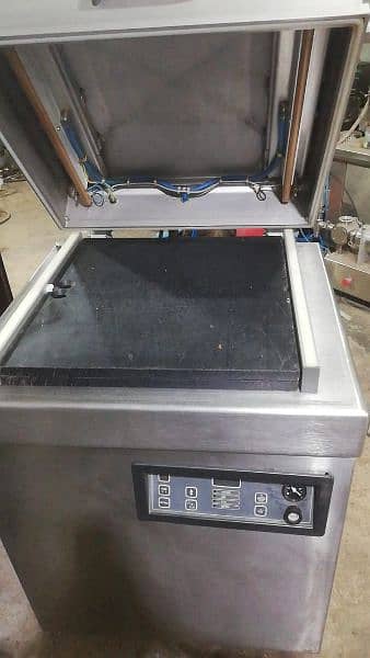 Vacuum packing machine 17