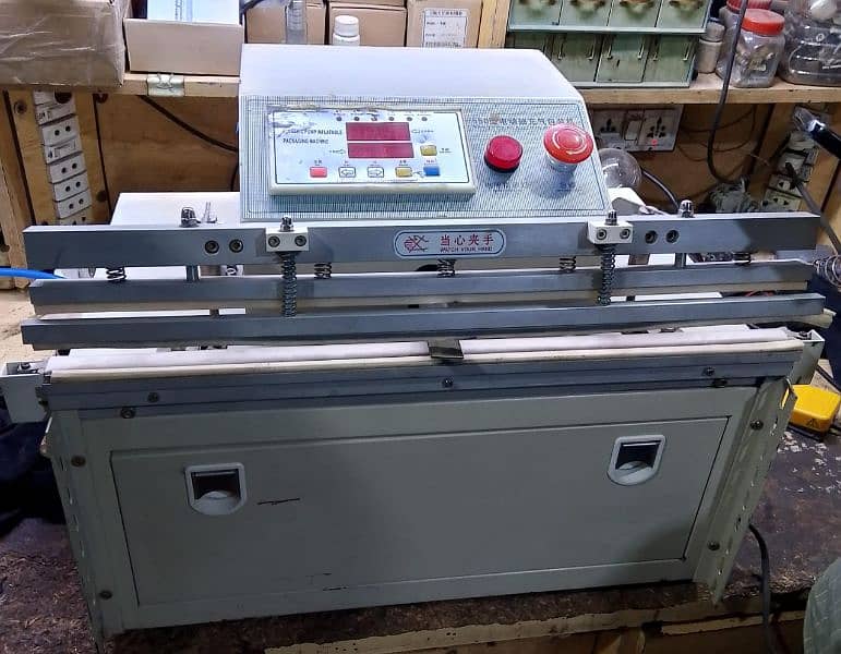 Vacuum packing machine 18