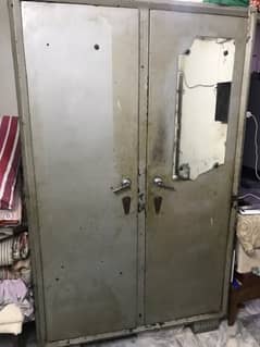 iron cupboard for sale in good condition 0
