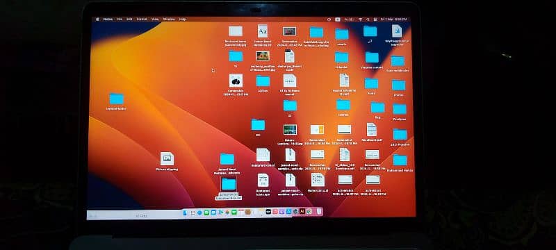 Macbook Pro 13inch (2017) 3