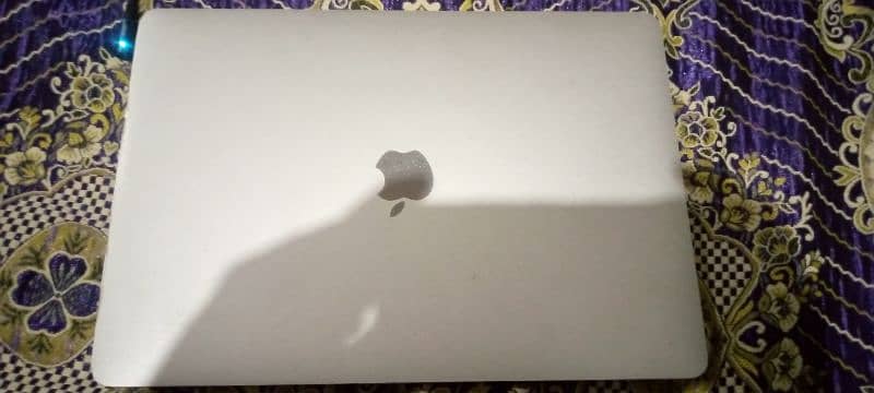 Macbook Pro 13inch (2017) 5