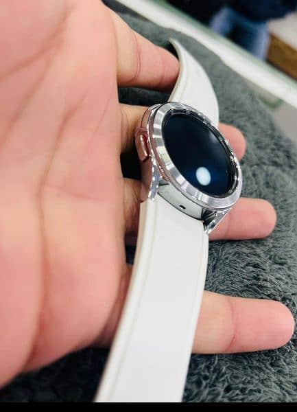 Samsung galaxy watch 4 classic 2