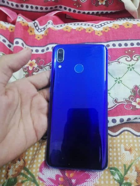 Huawei nova 3     4/128 1