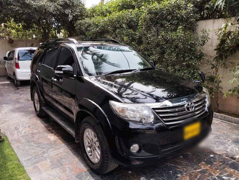 Toyota Fortuner 2014 0