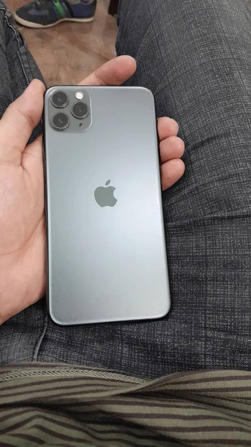 iPhone 11 Pro Max 1