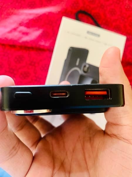 iPhone power bank (MagSafe) with box 5