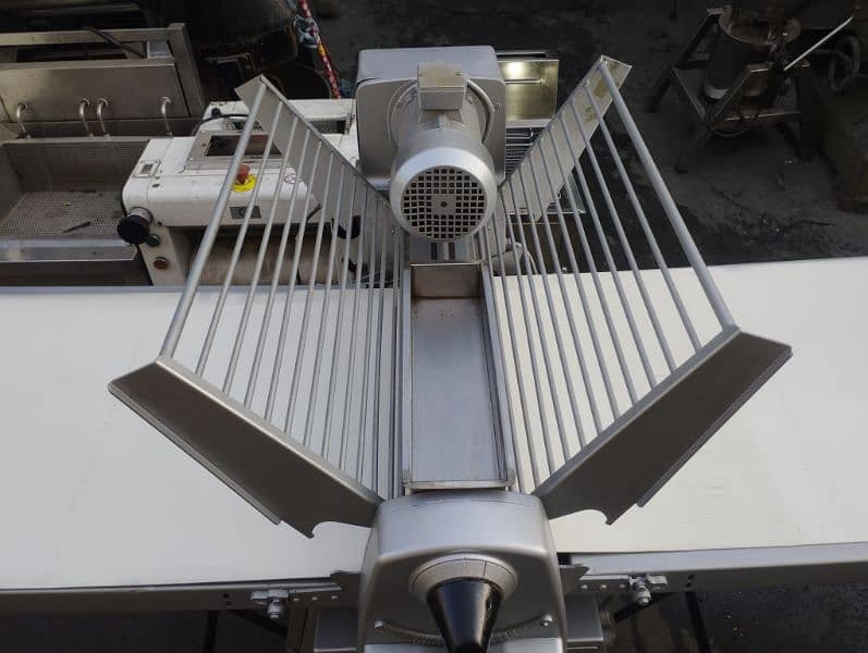 Electric baking oven rotary conveyor 26 inche imported  220 voltage 16