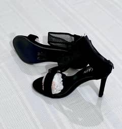 New branded black heel size 36