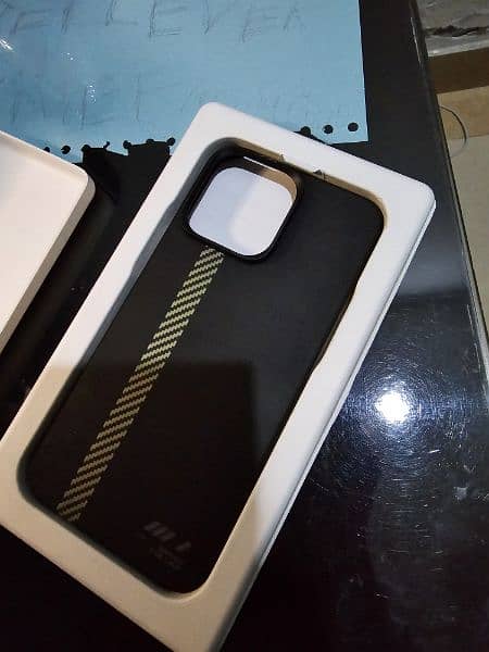 Iphone 15 pro max original Pitaka magsafe Case 3