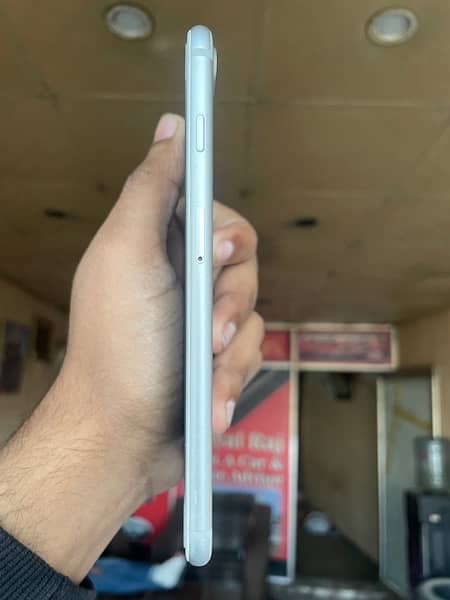 iphone 7plus 127GB pta approve silver colour 7