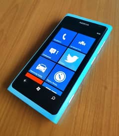 i want to buy nokia lumia if anyone have contact me