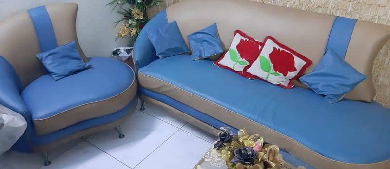 5 seater sofa set fo sell 5