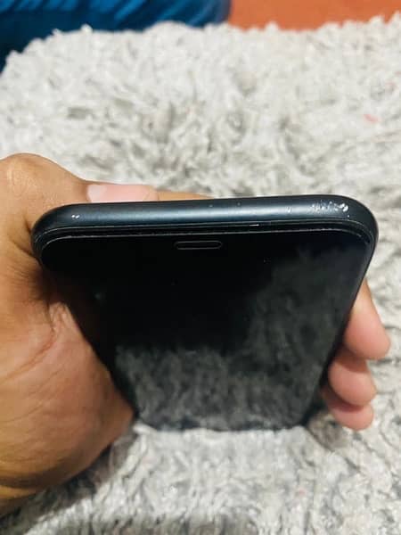 iphone XR 4