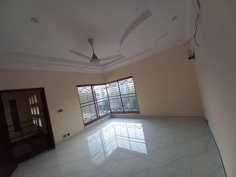 10 Marla Renovated House For Sale In Shaheen Block Bahria Town Lahore 5