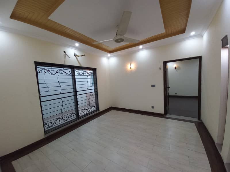 10 Marla Renovated House For Sale In Shaheen Block Bahria Town Lahore 7