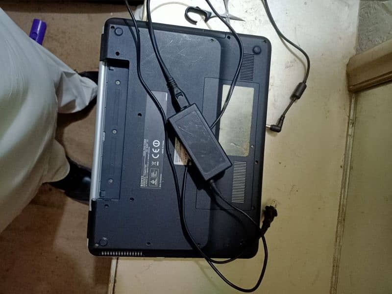 Sony laptop with charger 3
