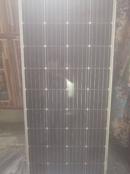 3 solar panels 150 watss along with stand and controlar 12