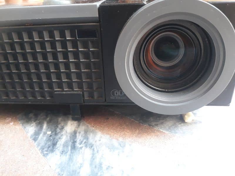 DELL HD Projector 0